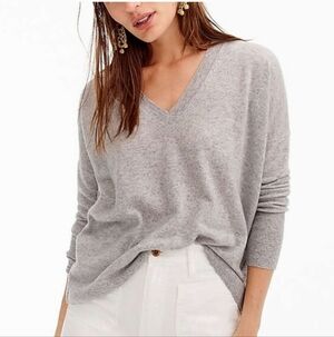 J. Crew Women's Light Gray V-Neck Sweater 100% Cashmere XS Relaxed Fit